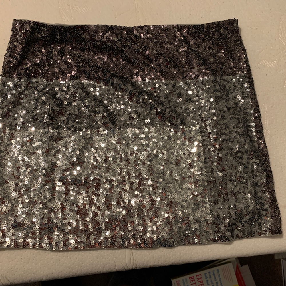 Express sequin mini skirt —